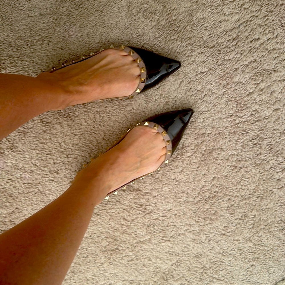 VALENTINO PATENT ROCKSTUD BALLET FLAT